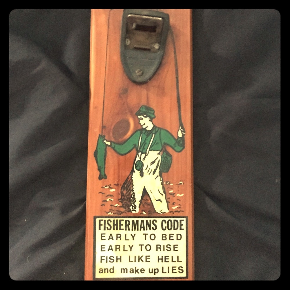 🐝3/$15 Vintage fisherman’s bottle opener.